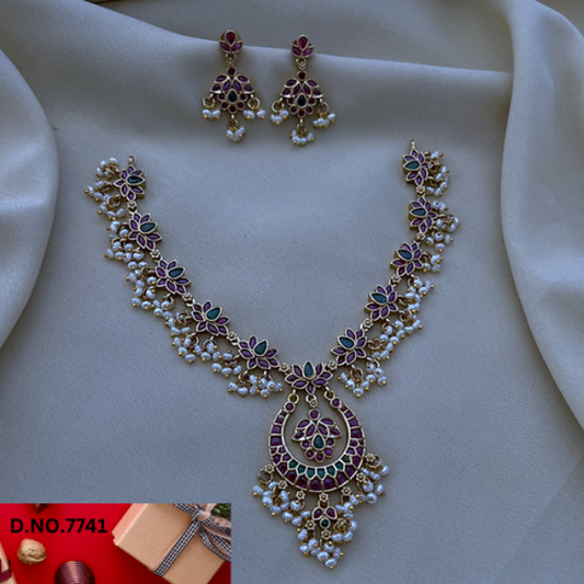 Jelset Antique Short Necklace
